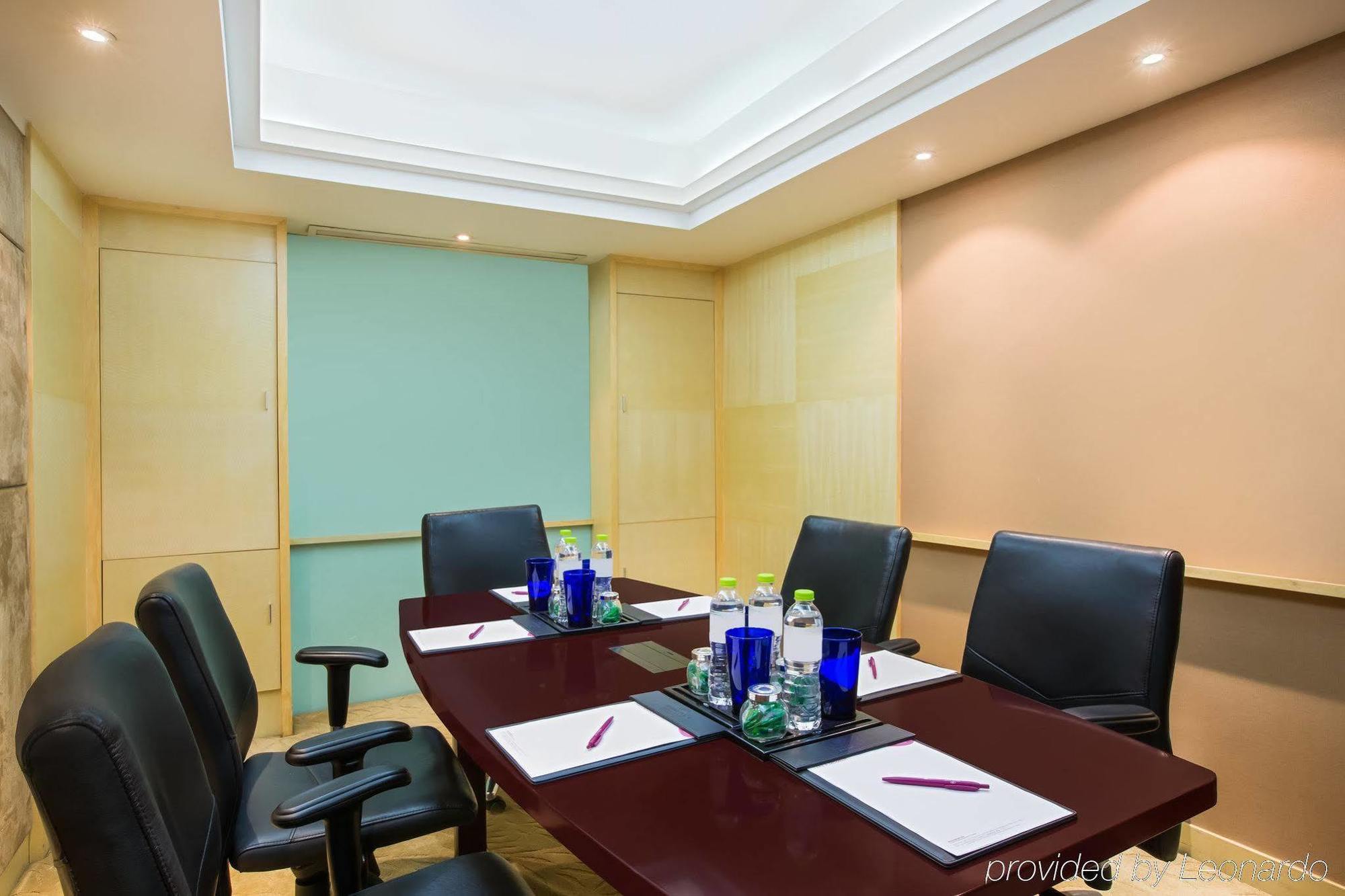 Crowne Plaza Nanjing Hotels & Suites Extérieur photo